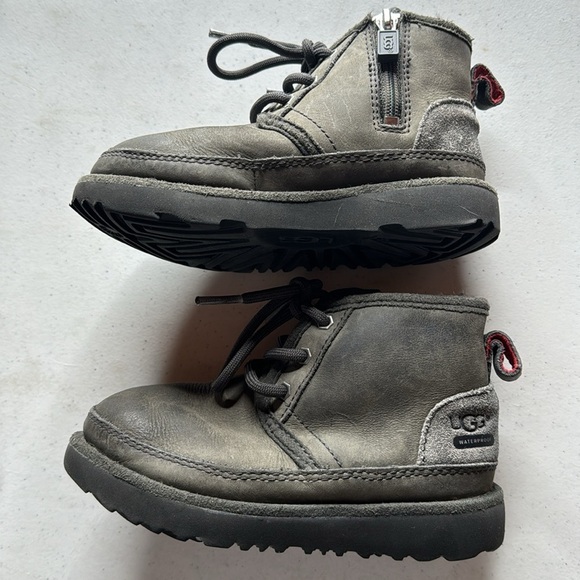 Ugg Neumel II Unisex Youth Charcoal Gray Lace Up Boots Waterproof Size 10 USED - Picture 6 of 13